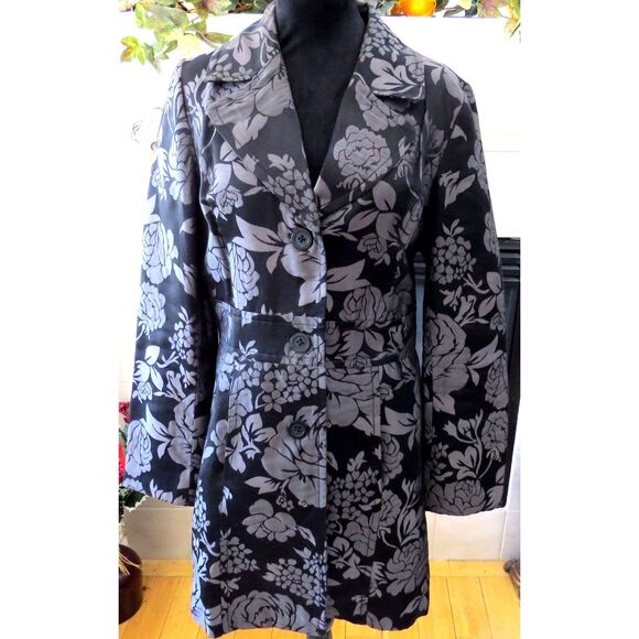 White House Black Market Jackets & Blazers - White House Black Market Women's Black Rose Floral Jacquard Coat Midi  M  EUC